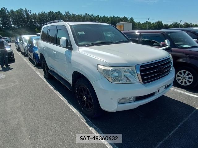 Toyota LAND CRUISER 2011-08 8438313-1