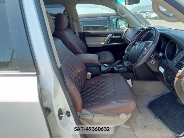 Toyota LAND CRUISER 2011-08 8438313-6