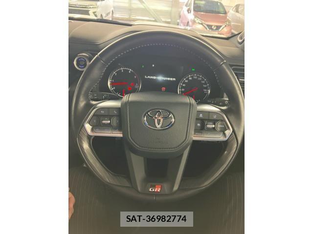Toyota LAND CRUISER 2023-12 8438312-13