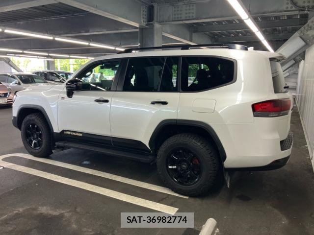 Toyota LAND CRUISER 2023-12 8438312-2