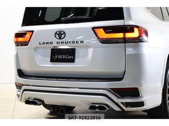 Toyota LAND CRUISER 2023-07 8437632-17