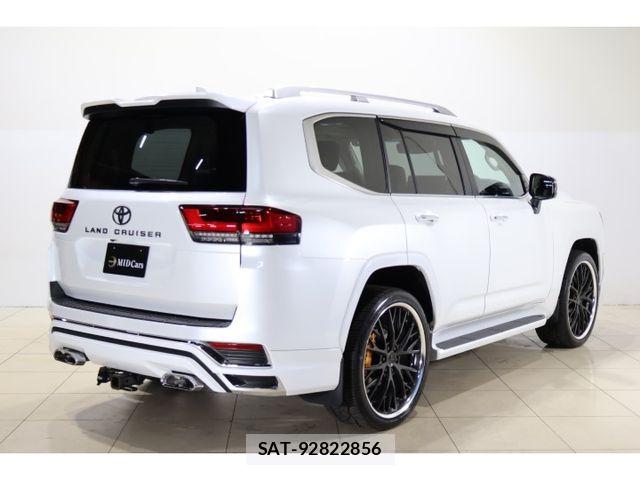 Toyota LAND CRUISER 2023-07 8437632-1