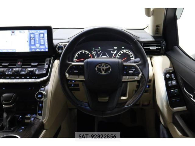 Toyota LAND CRUISER 2023-07 8437632-2