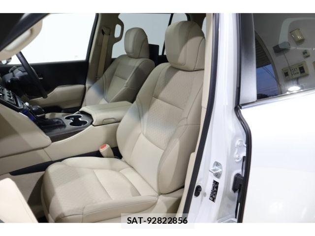 Toyota LAND CRUISER 2023-07 8437632-4