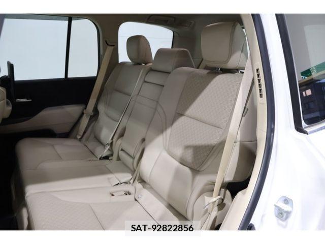Toyota LAND CRUISER 2023-07 8437632-5