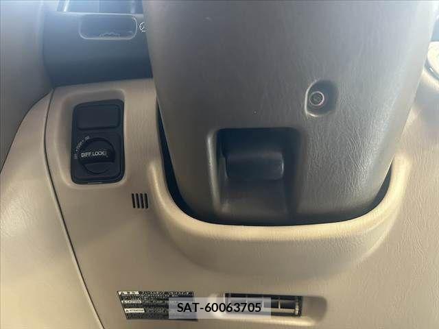 Toyota LAND CRUISER 2000-08 8457778-24