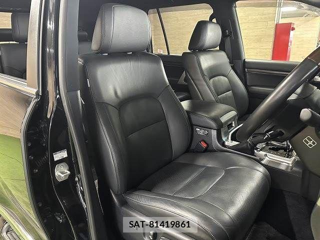 Toyota LAND CRUISER 2018-05 8485601-10