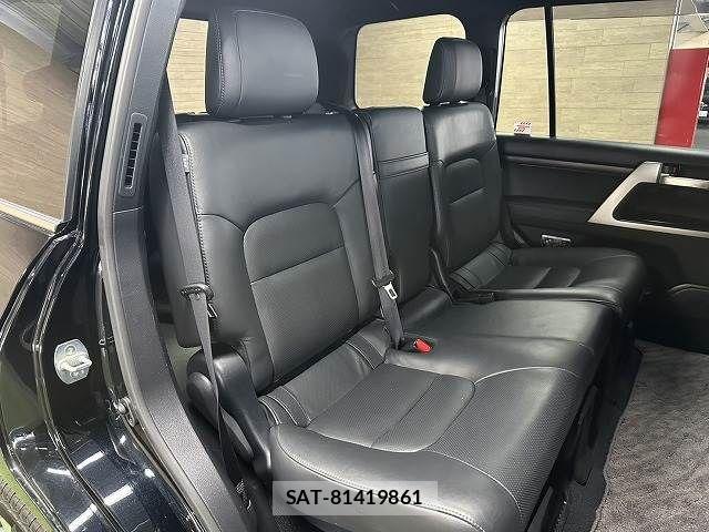 Toyota LAND CRUISER 2018-05 8485601-11