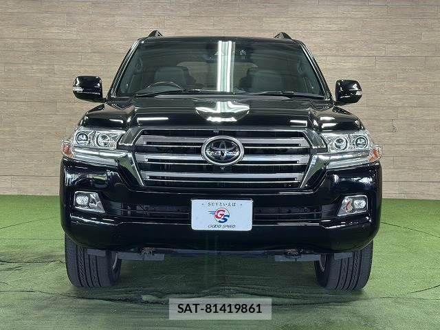 Toyota LAND CRUISER 2018-05 8485601-14