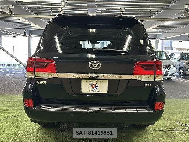 Toyota LAND CRUISER 2018-05 8485601-15
