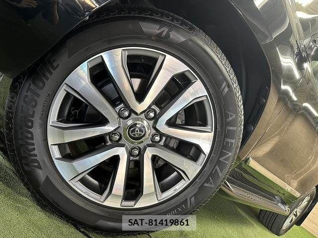 Toyota LAND CRUISER 2018-05 8485601-18