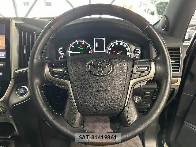 Toyota LAND CRUISER 2018-05 8485601-1