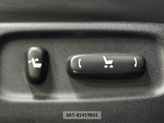 Toyota LAND CRUISER 2018-05 8485601-7