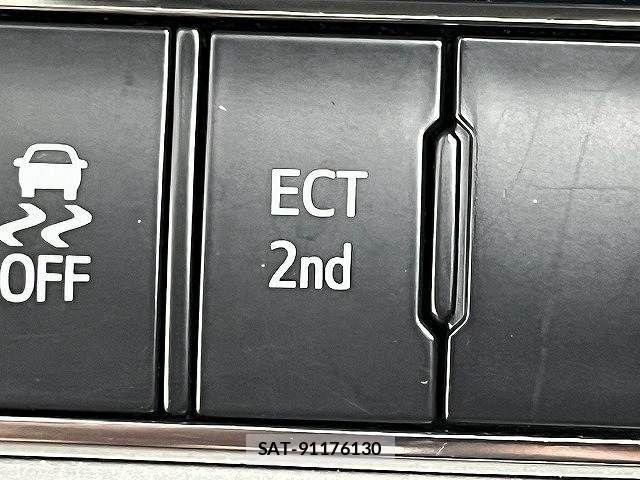 Toyota LAND CRUISER 2017-05 8485606-11
