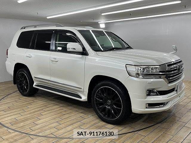 Toyota LAND CRUISER 2017-05 8485606-16