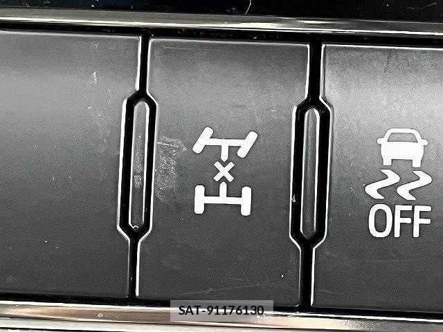 Toyota LAND CRUISER 2017-05 8485606-8