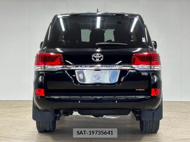 Toyota LAND CRUISER 2016-02 8485604-15