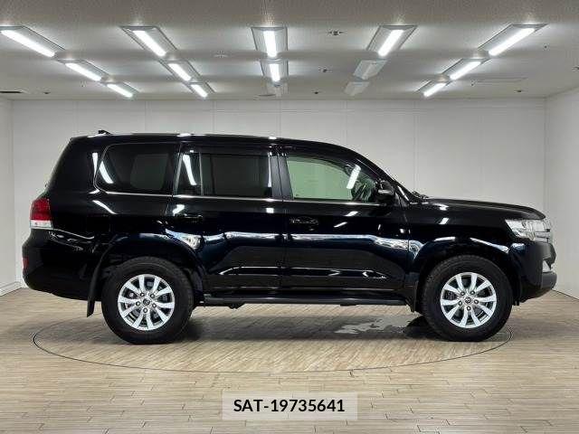 Toyota LAND CRUISER 2016-02 8485604-17