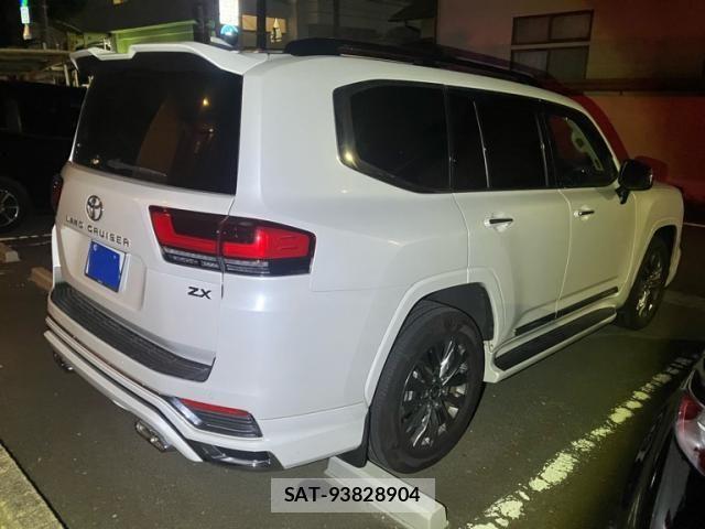 Toyota LAND CRUISER 2022-05 8485598-2