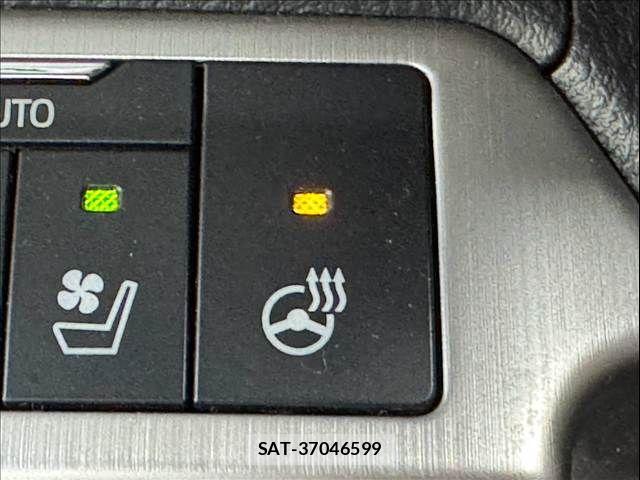 Toyota LAND CRUISER 2016-06 8485602-9