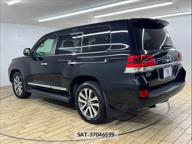 Toyota LAND CRUISER 2016-06 8485602-15