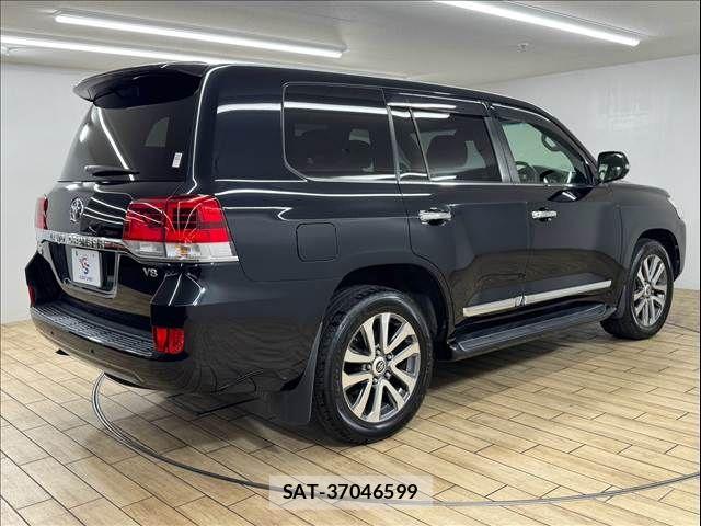 Toyota LAND CRUISER 2016-06 8485602-16