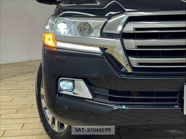 Toyota LAND CRUISER 2016-06 8485602-19