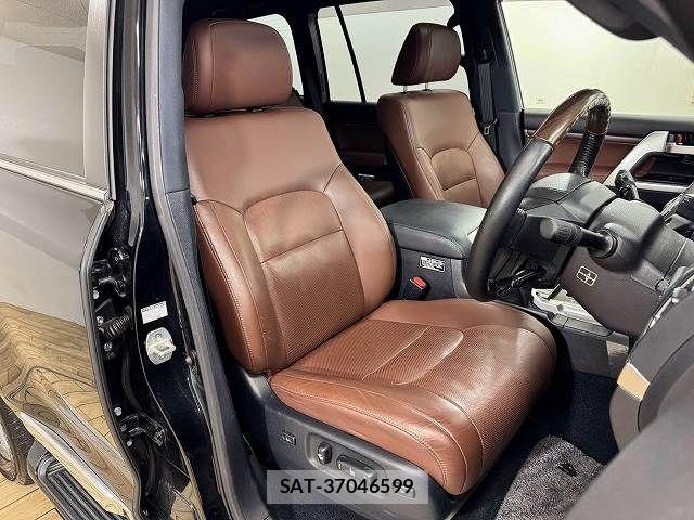 Toyota LAND CRUISER 2016-06 8485602-4