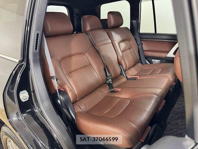 Toyota LAND CRUISER 2016-06 8485602-5