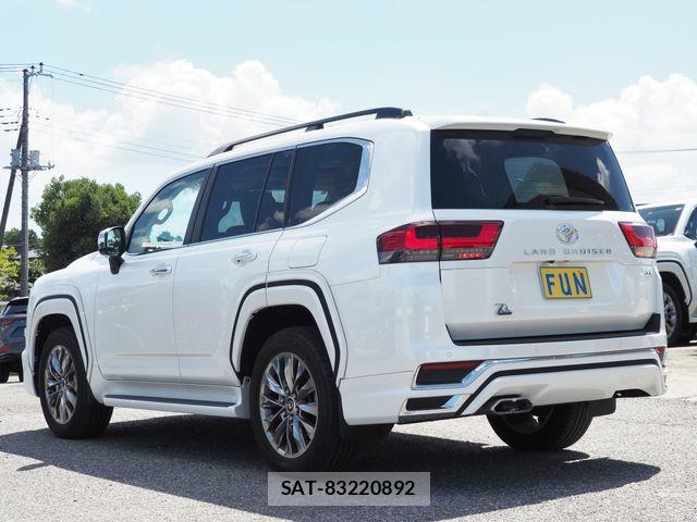 Toyota LAND CRUISER 2024-06 8562349-5