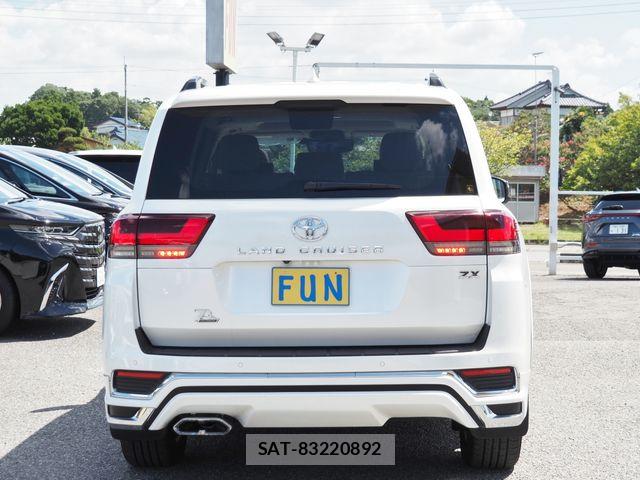 Toyota LAND CRUISER 2024-06 8562349-6