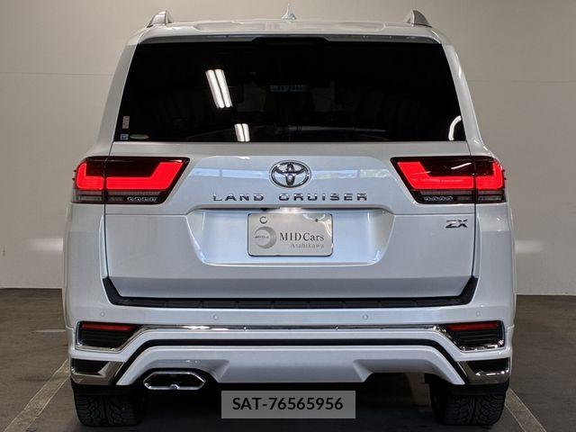 Toyota LAND CRUISER 2023-11 8562348-7
