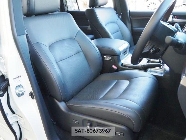 Toyota LAND CRUISER 2021-01 8562353-11
