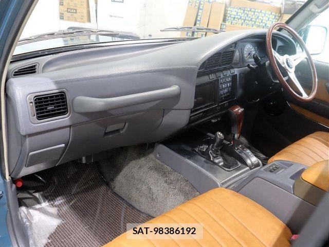 Toyota LAND CRUISER 1993-01 8562352-18