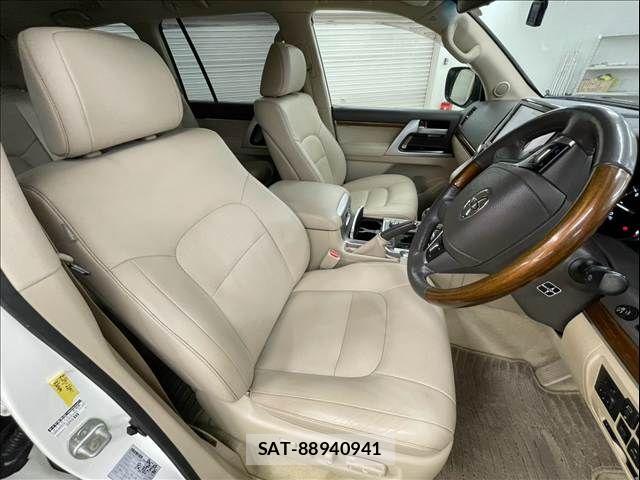 Toyota LAND CRUISER 2018-04 8627397-9