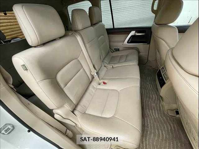 Toyota LAND CRUISER 2018-04 8627397-10