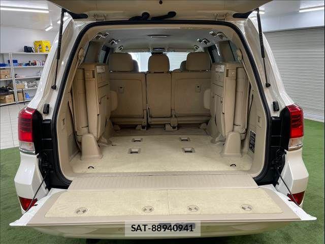 Toyota LAND CRUISER 2018-04 8627397-12