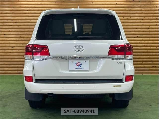 Toyota LAND CRUISER 2018-04 8627397-15