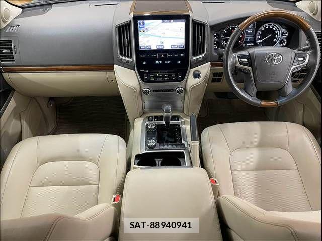 Toyota LAND CRUISER 2018-04 8627397-1