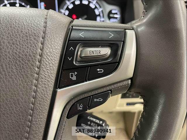 Toyota LAND CRUISER 2018-04 8627397-4