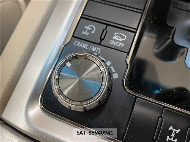 Toyota LAND CRUISER 2018-04 8627397-8