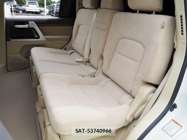 Toyota LAND CRUISER 2016-07 8627398-15