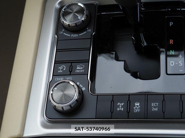 Toyota LAND CRUISER 2016-07 8627398-26