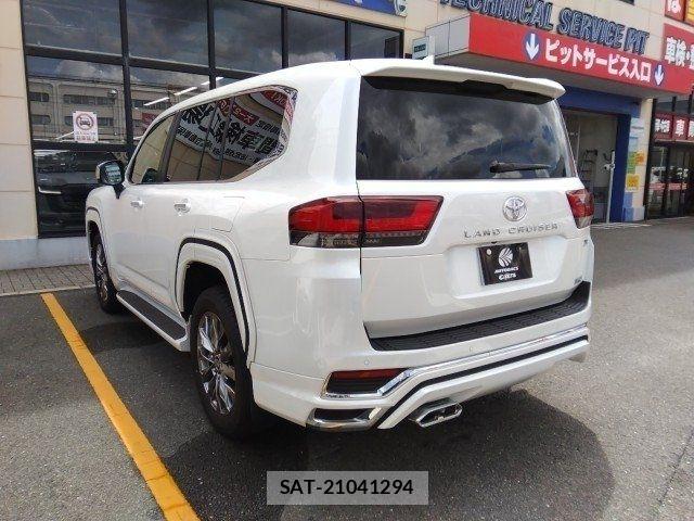 Toyota LAND CRUISER 2024-03 8627389-2