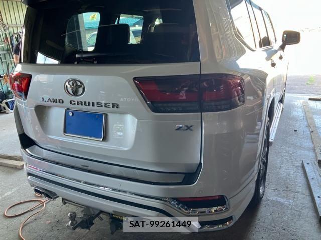 Toyota LAND CRUISER 2023-07 8627392-3