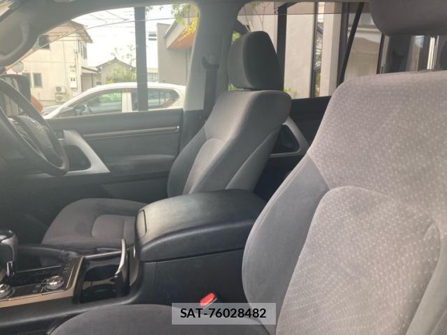 Toyota LAND CRUISER 2018-08 8659808-12