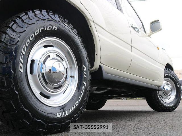 Toyota LAND CRUISER 2003-01 8666355-15