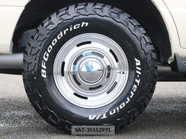 Toyota LAND CRUISER 2003-01 8666355-16