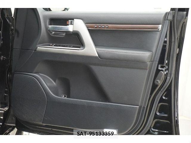 Toyota LAND CRUISER 2016-01 8659807-12