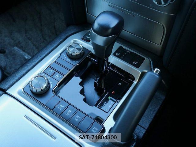 Toyota LAND CRUISER 2018-01 8743228-13